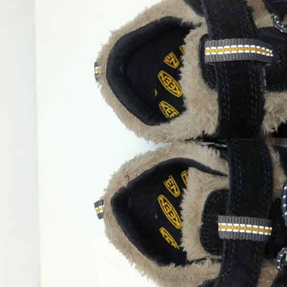 NWOT Keen big kids Newport fur TPS big fold gold shoes. Big kids size 2 EU 34 - Picture 11 of 14